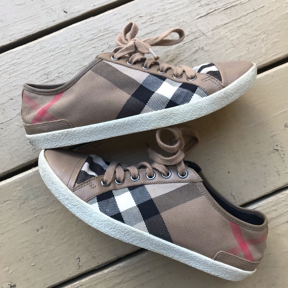 Burberry sneakers size 37 worn